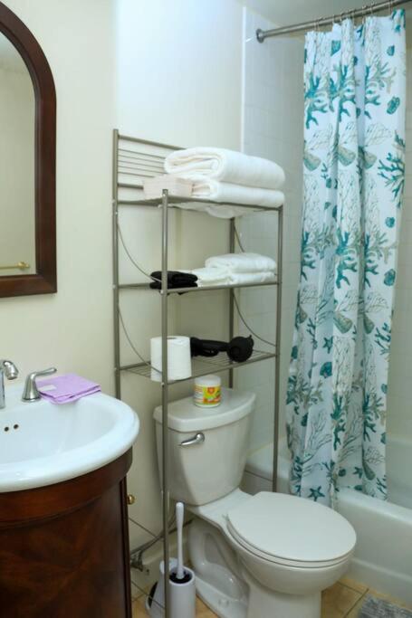 Private With Private Bathroom Centrally Located Washington